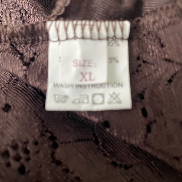 Floral lace camisole - Picture 5 of 8